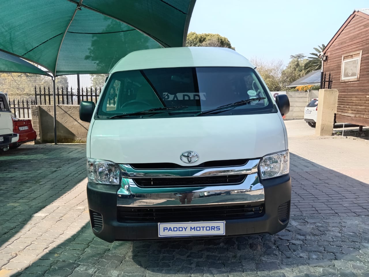 
								Toyota Quantum 2.5D-4D Sesfikile full									