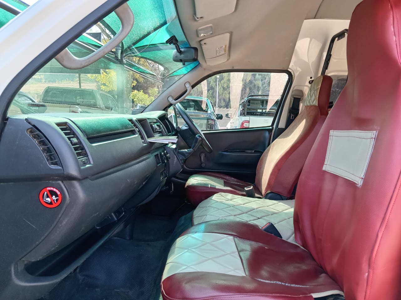 
								Toyota Quantum 2.5D-4D Sesfikile full									