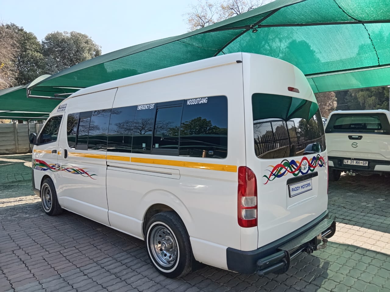 
								Toyota Quantum 2.5D-4D Sesfikile full									