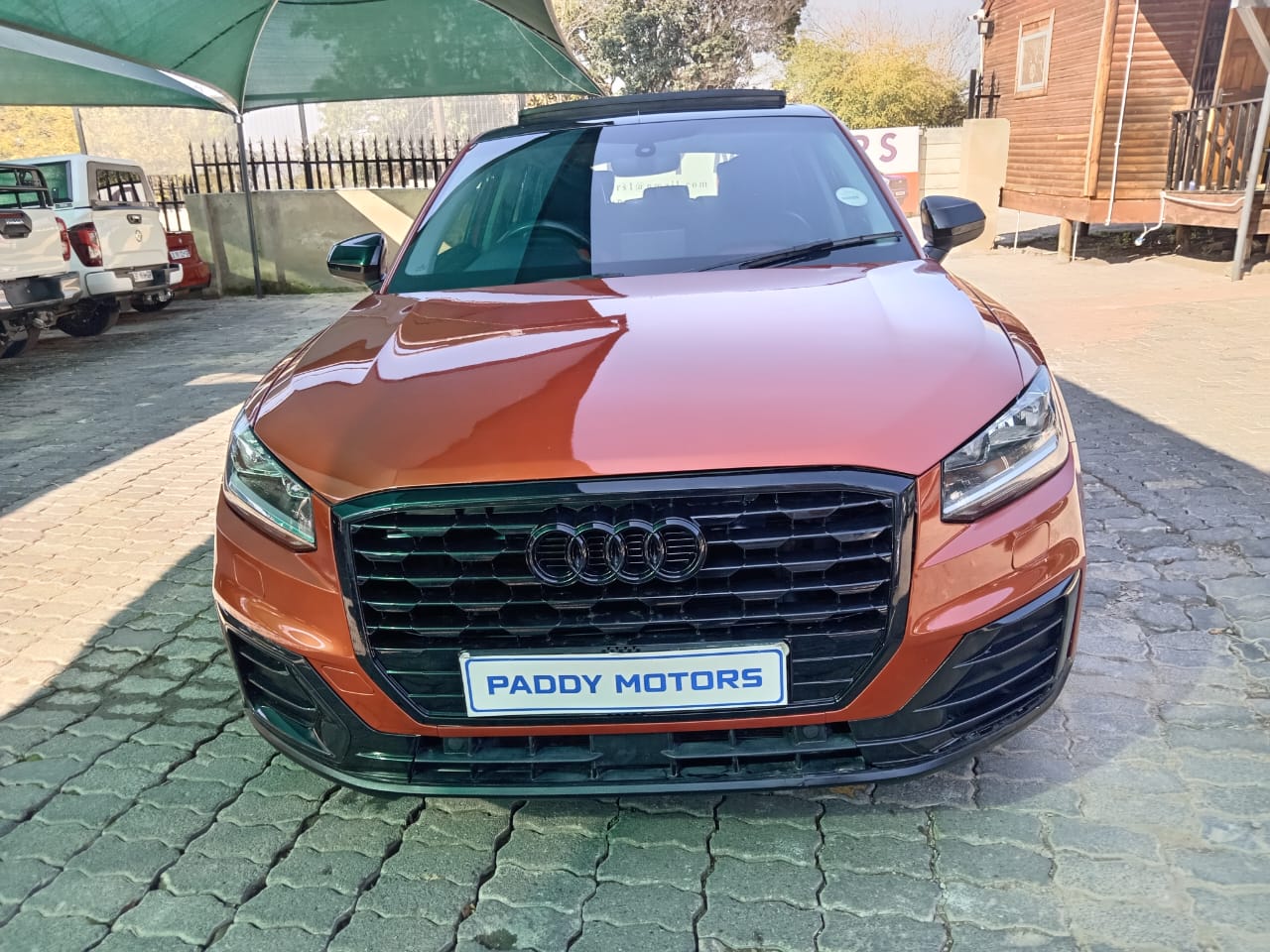 
								Audi Q2 1.0 TFSI full									