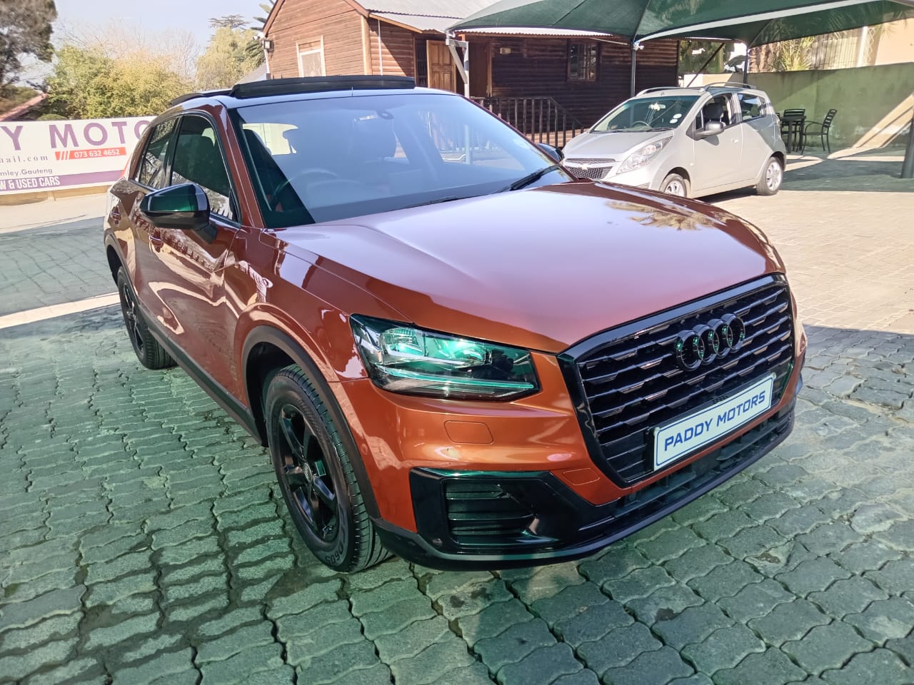 
								Audi Q2 1.0 TFSI full									