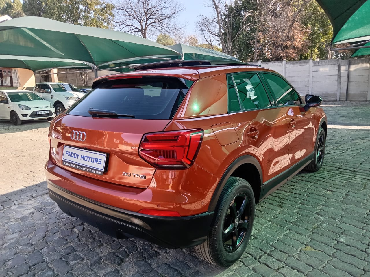 
								Audi Q2 1.0 TFSI full									