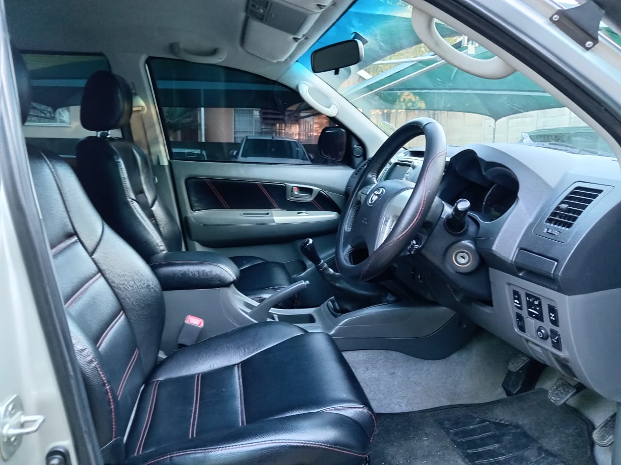 
								Toyota Hilux 3.0D4D Double cab 4×2 full									