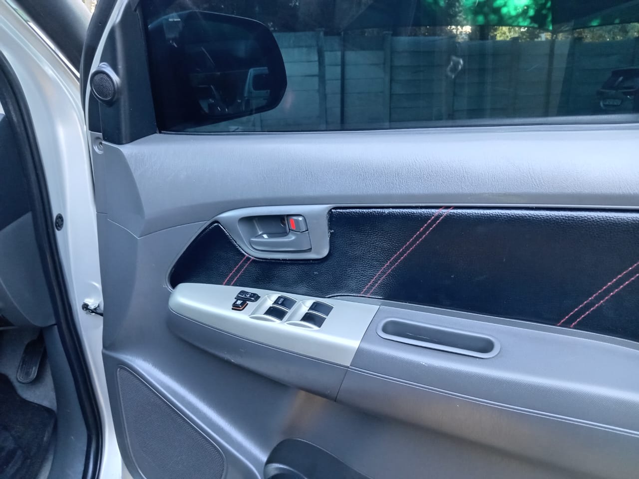 
								Toyota Hilux 3.0D4D Double cab 4×2 full									