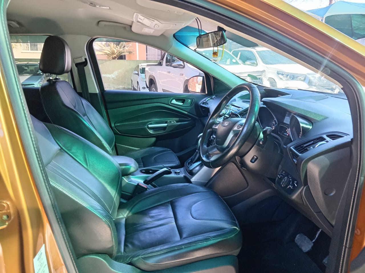 
								Ford Kuga 2.0 Auto full									