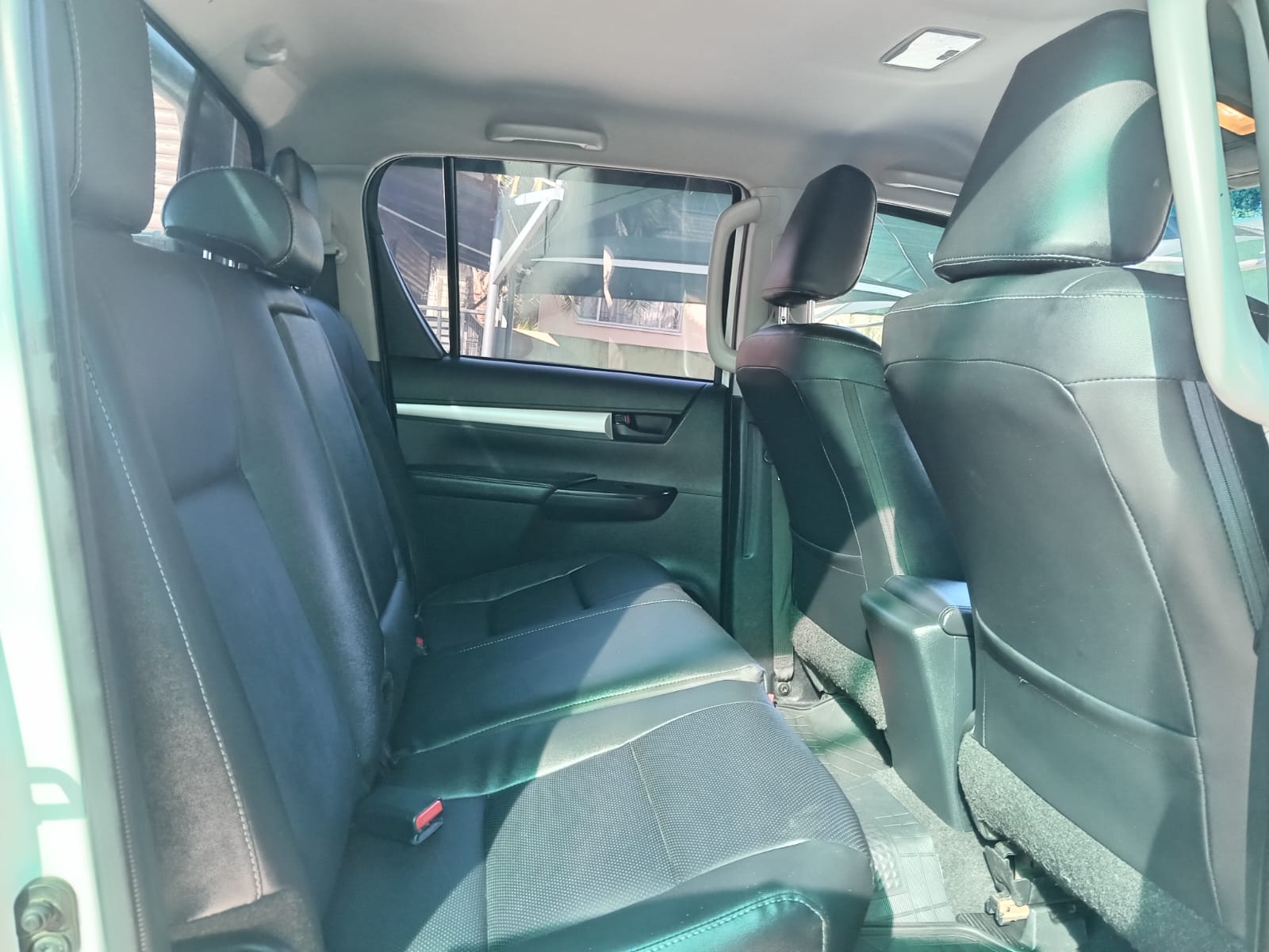 
								Toyota Hilux 2.4 gd6 Double cab 4×2 full									