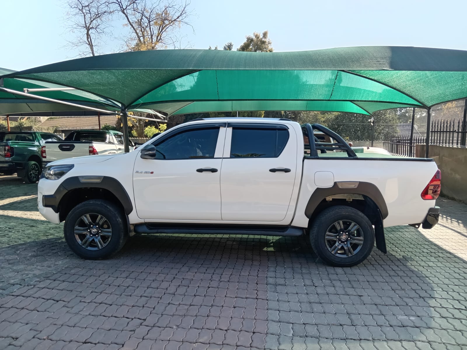 
								Toyota Hilux 2.4 gd6 Double cab 4×2 full									