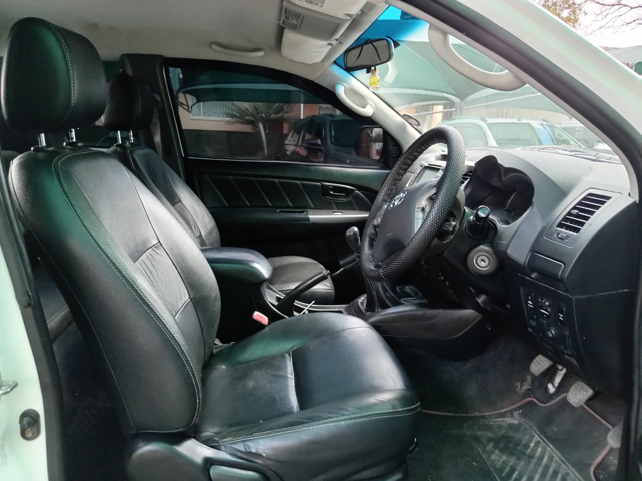 
								Toyota Hilux 3.0 D4D Extra cab Legend 45 full									