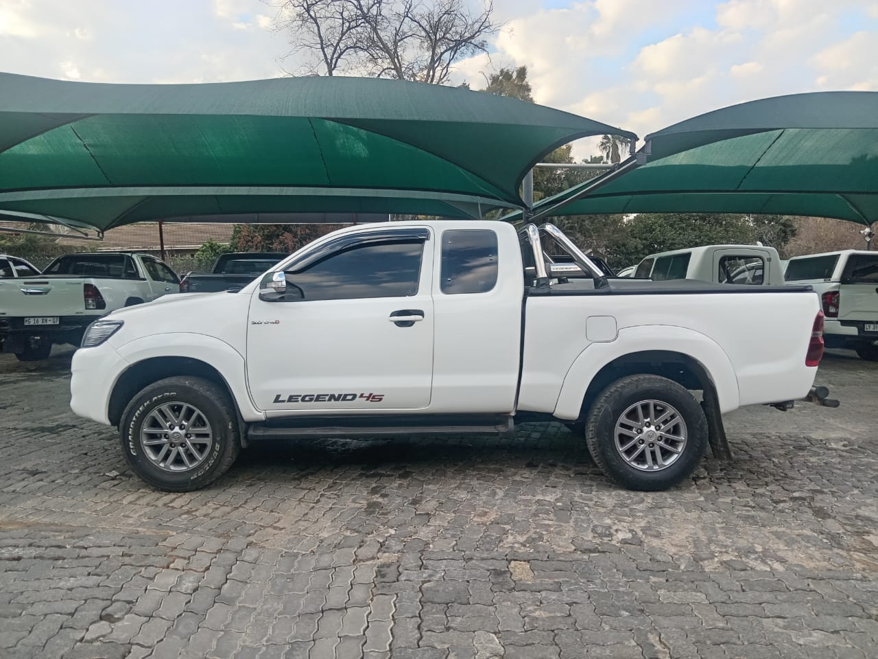 
								Toyota Hilux 3.0 D4D Extra cab Legend 45 full									