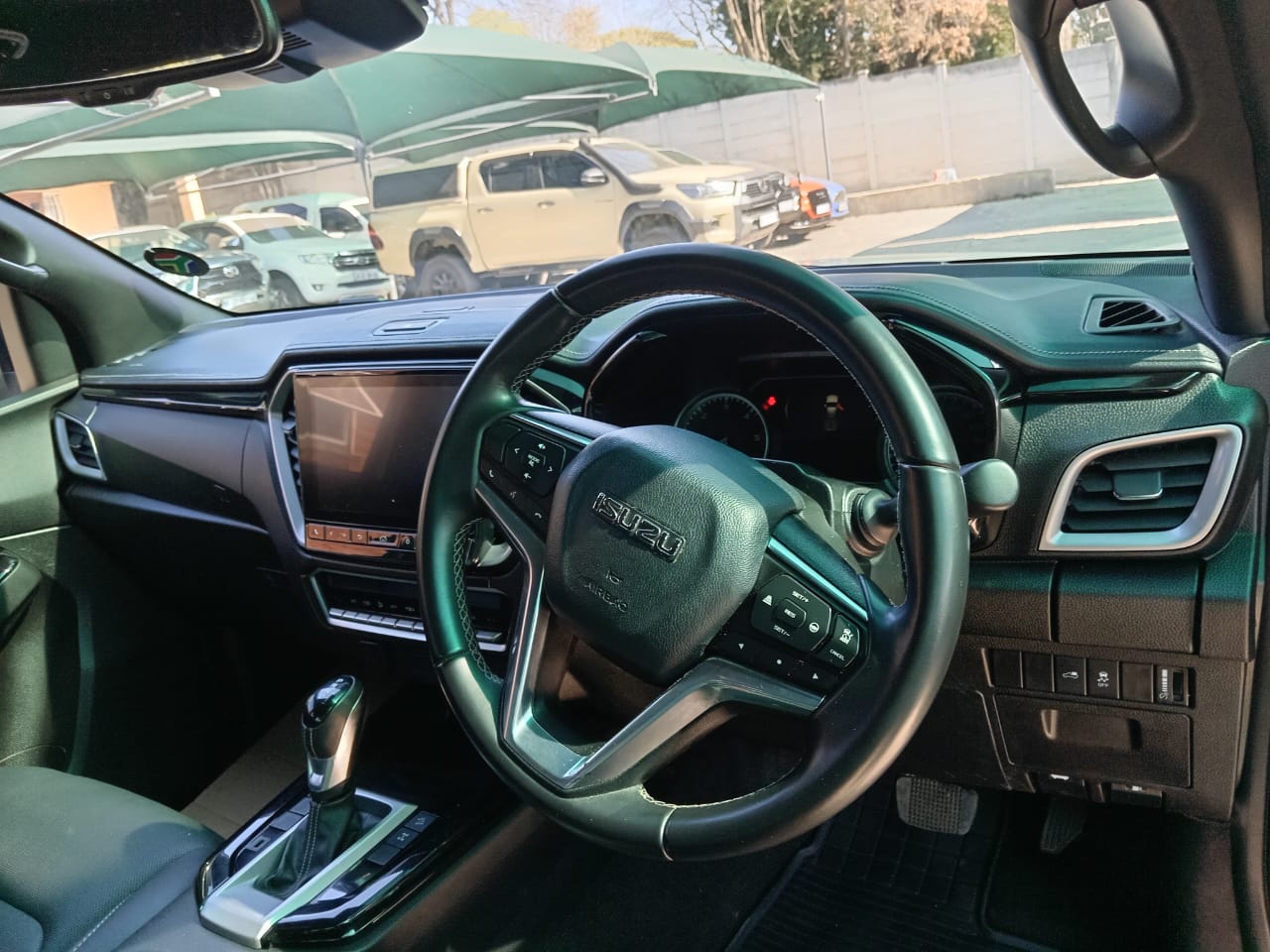 
								Isuzu D-max 1.9 DDI HR Double cab full									