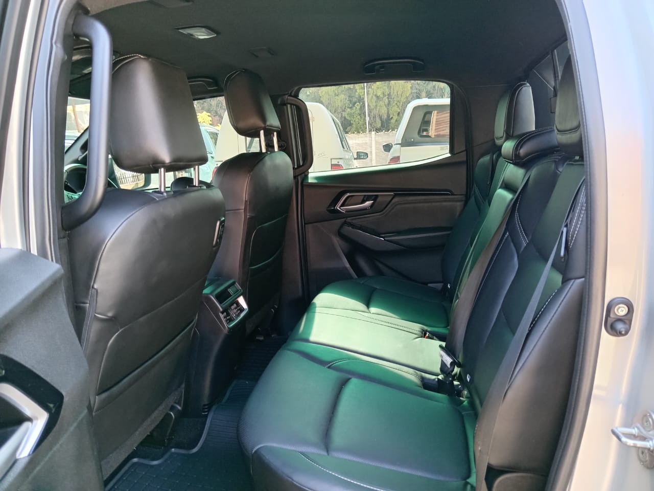 
								Isuzu D-max 1.9 DDI HR Double cab full									