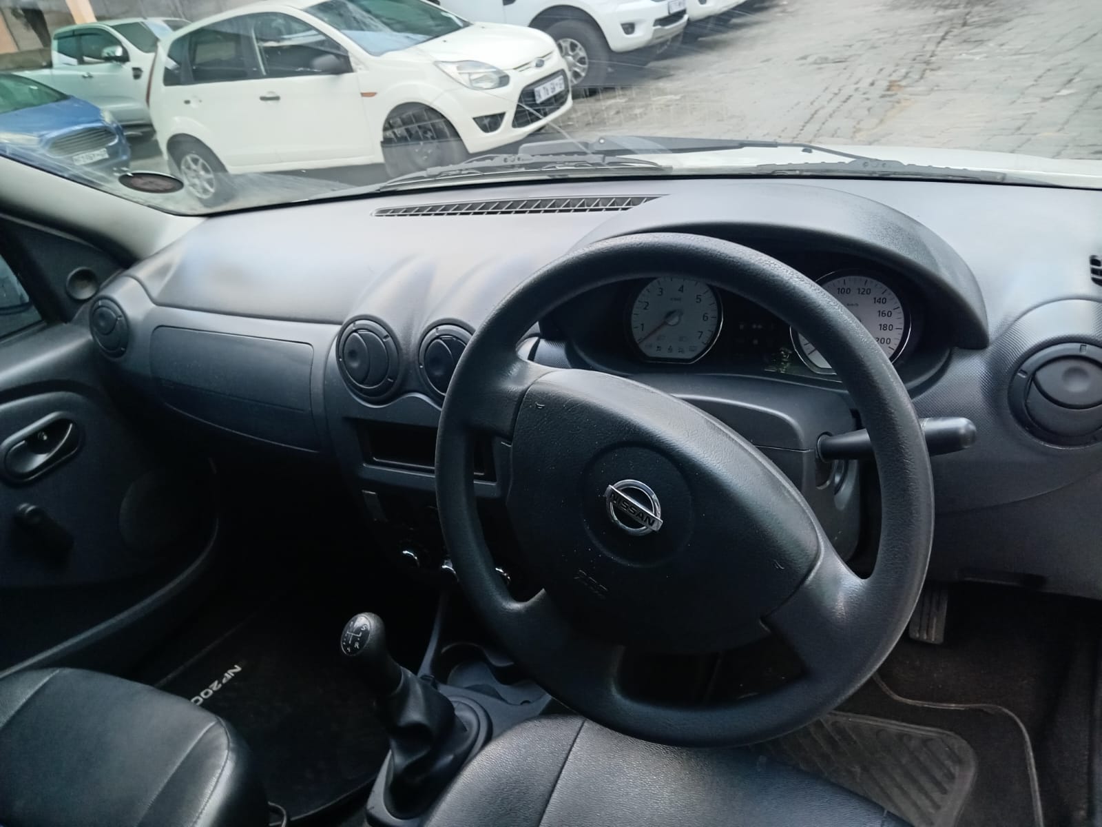
								Nissan NP200 1.5 full									