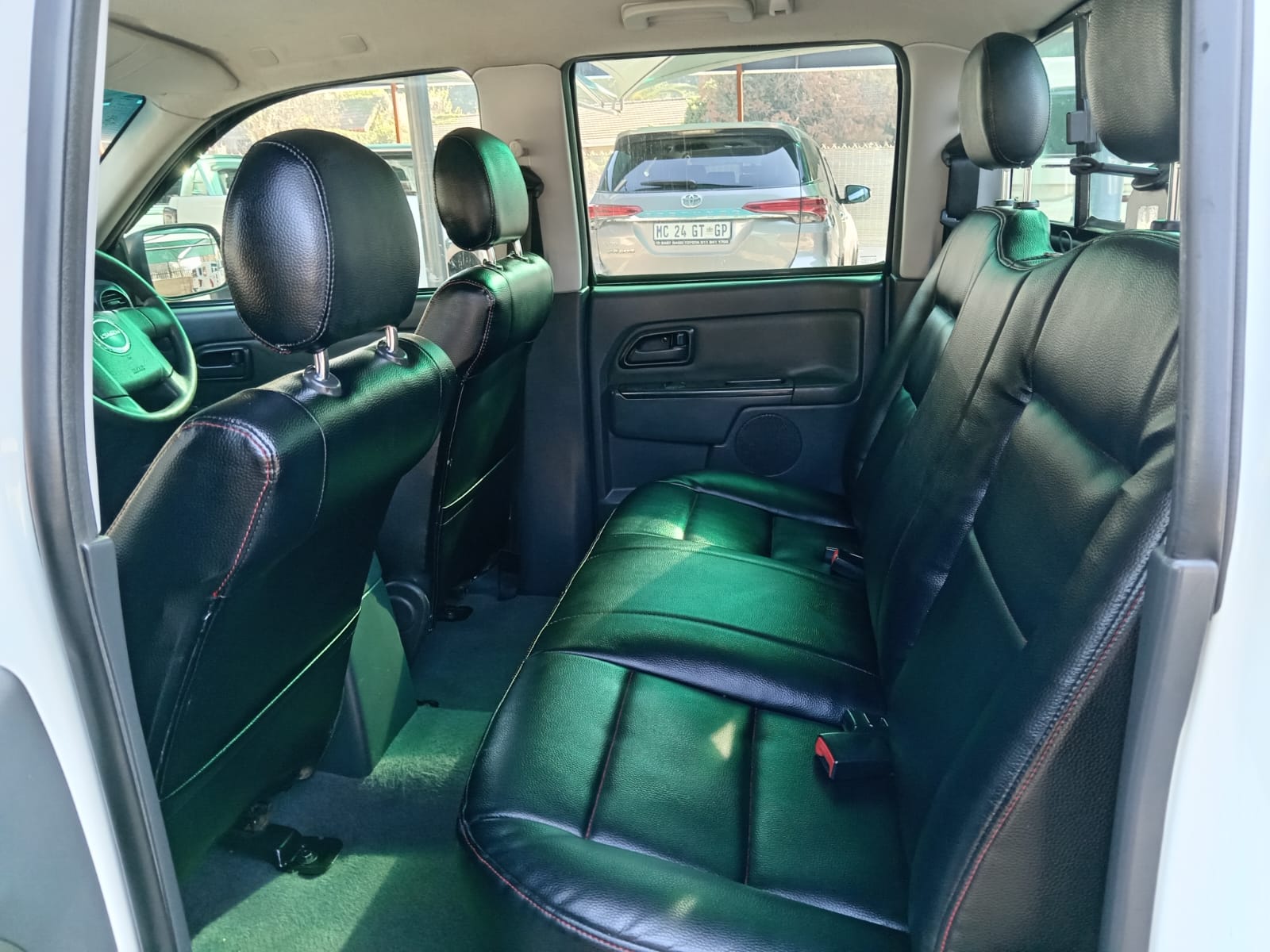 
								Isuzu KB 250 D-TEQ double cab 4×4. full									