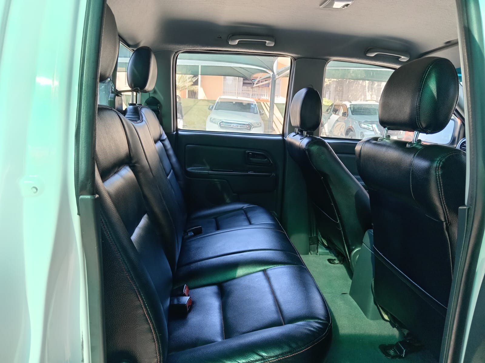 
								Isuzu KB 250 D-TEQ double cab 4×4. full									