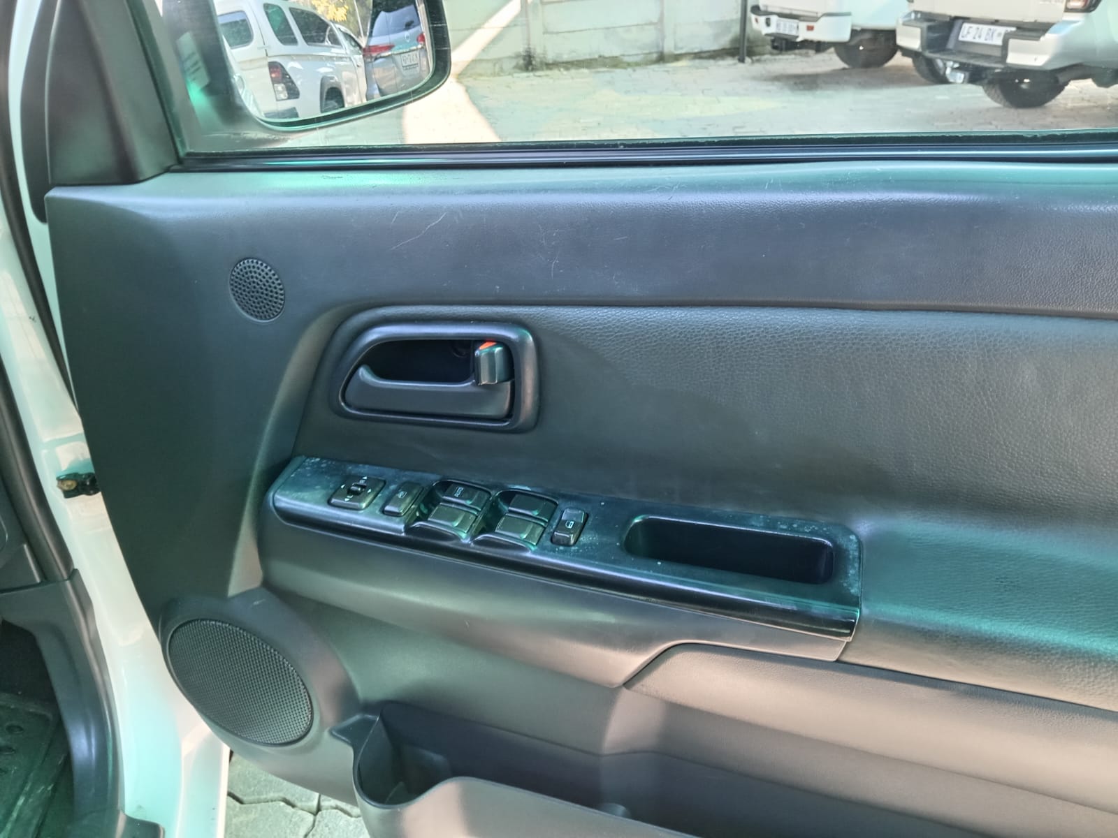 
								Isuzu KB 250 D-TEQ double cab 4×4. full									