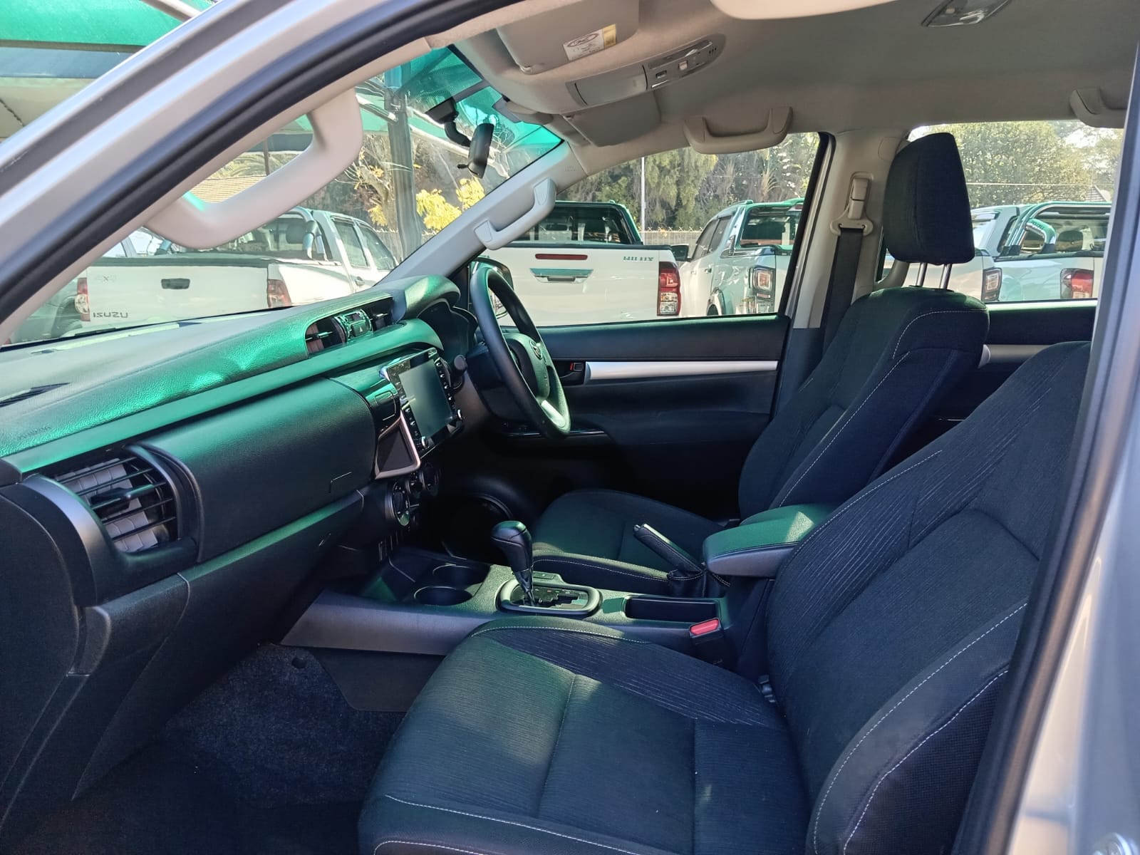 
								Toyota Hilux 2.4 GD6 double cab 4×2. full									