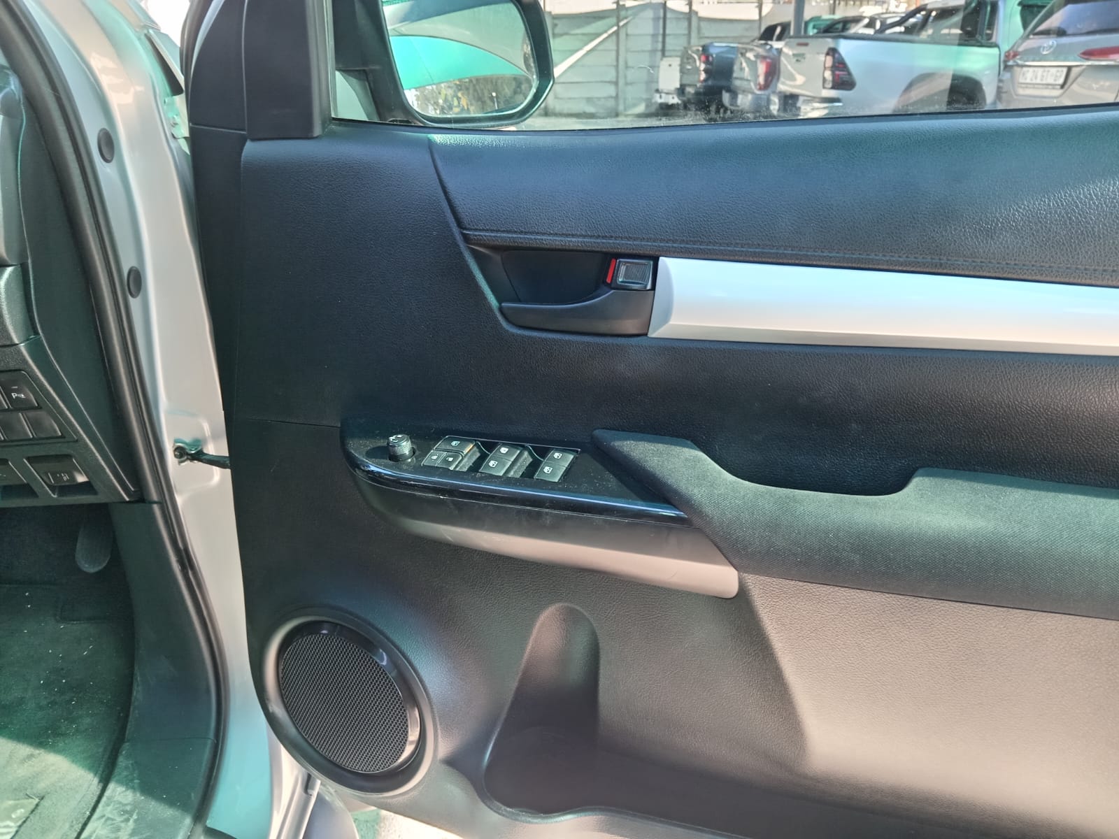 
								Toyota Hilux 2.4 GD6 double cab 4×2. full									