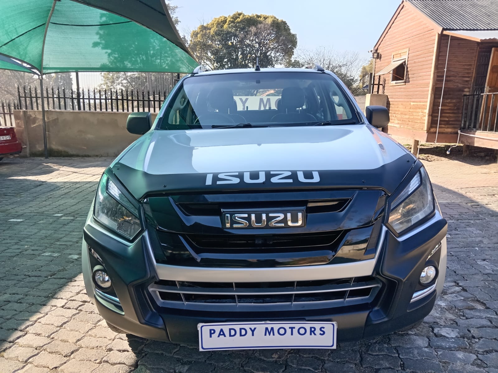 
								Isuzu KB250 D-teq double cab 4×2 full									