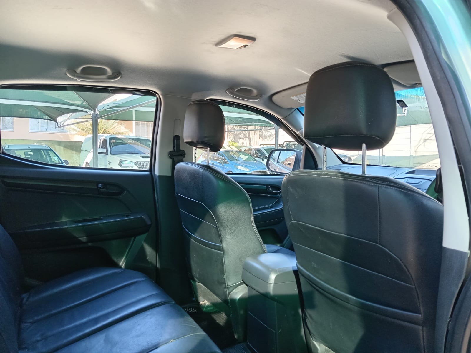 
								Isuzu KB250 D-teq double cab 4×2 full									