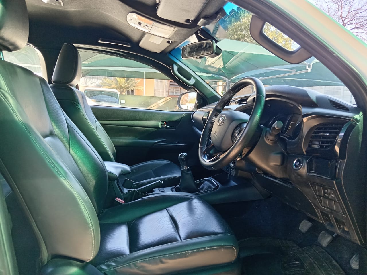 
								Toyota Hilux 2.8GD6 Extra cab 4×4 legend full									