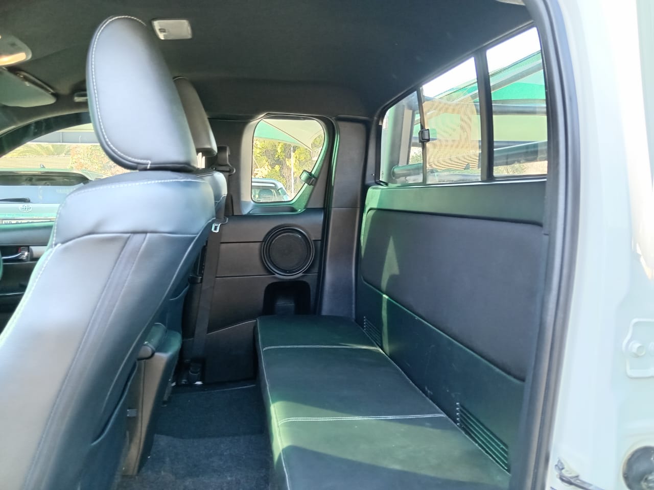 
								Toyota Hilux 2.8GD6 Extra cab 4×4 legend full									