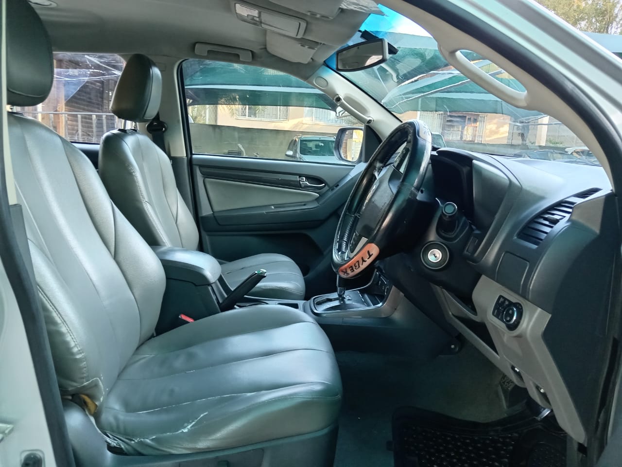 
								Chevrolet trailblazer 2.8 SUV full									