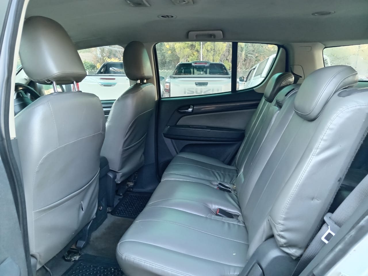 
								Chevrolet trailblazer 2.8 SUV full									