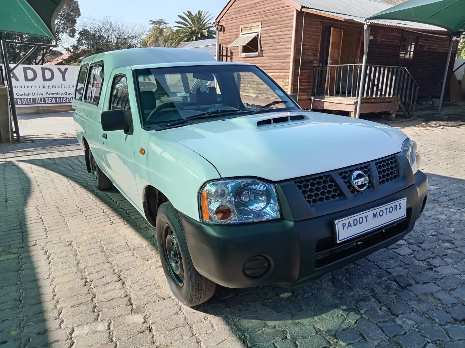
								Nissan NP300 2.5 single cab. full									