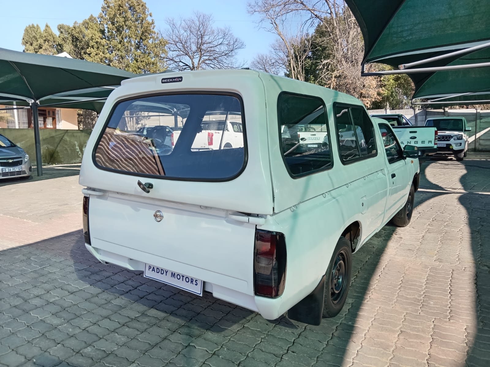 
								Nissan NP300 2.5 single cab. full									
