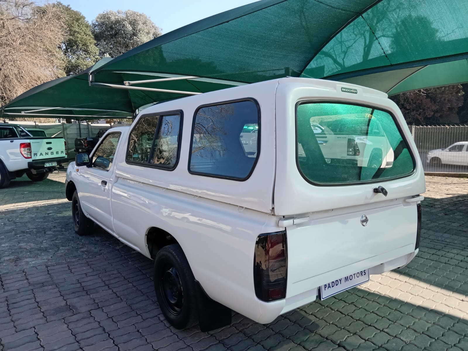 
								Nissan NP300 2.5 single cab. full									