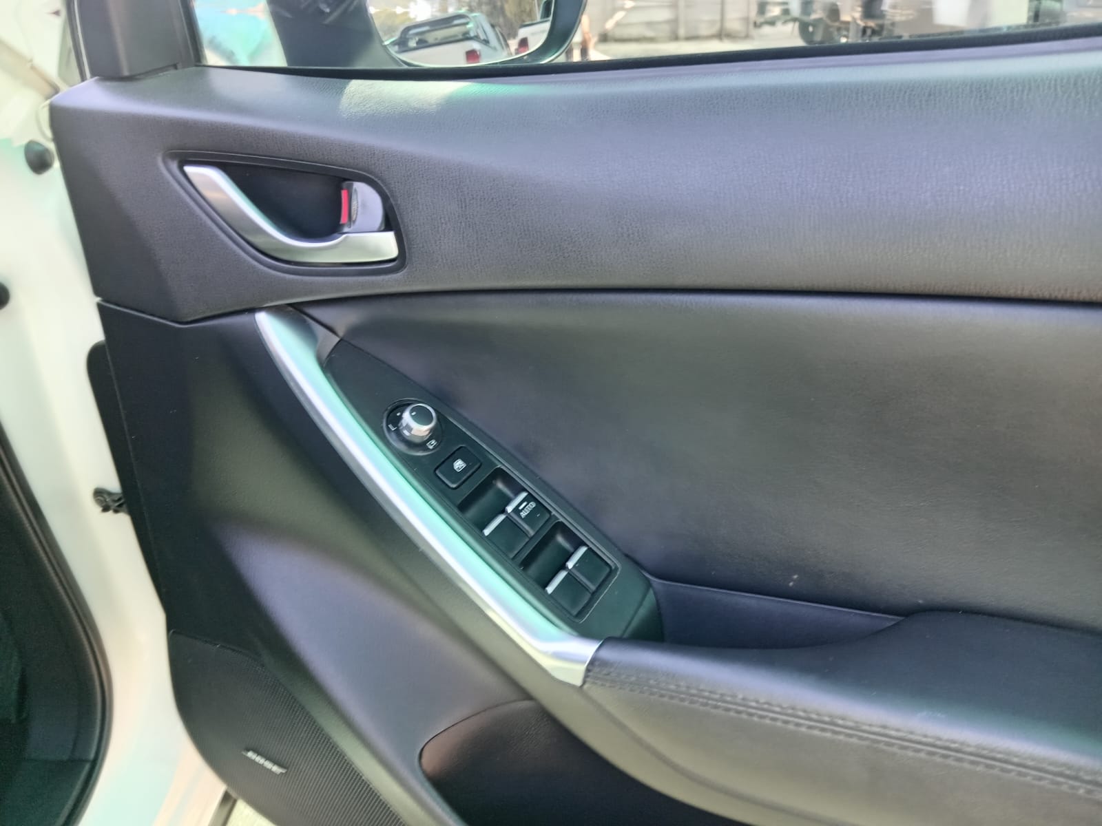 
								Mazda CX5 2.2 DE Active Auto. full									