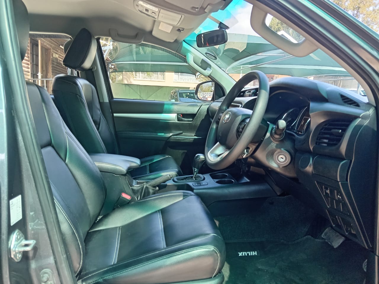 
								Toyota Hilux 2.4GD6 Double cab 4×2 full									