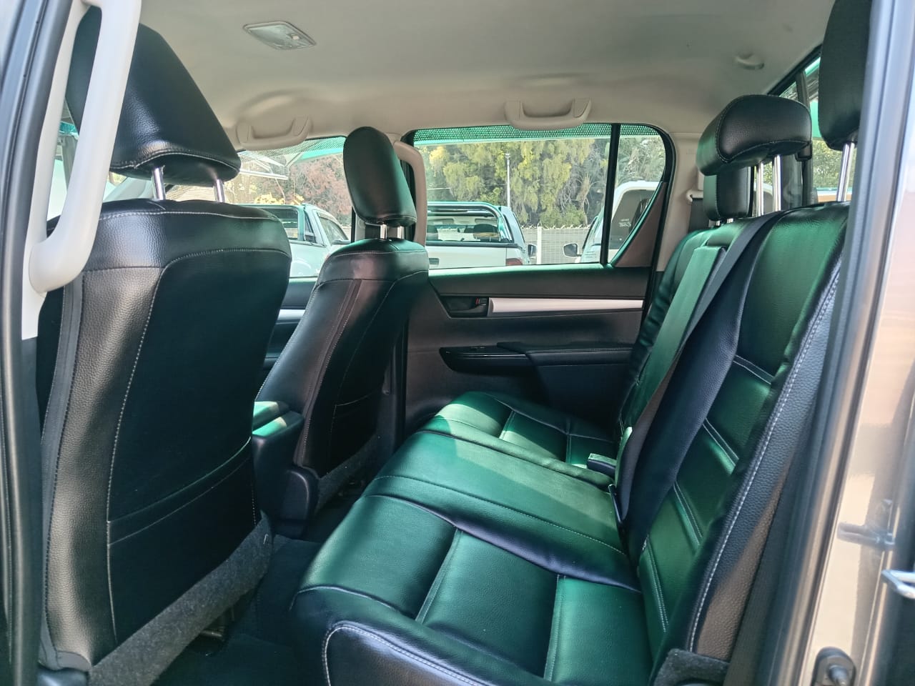 
								Toyota Hilux 2.4GD6 Double cab 4×2 full									