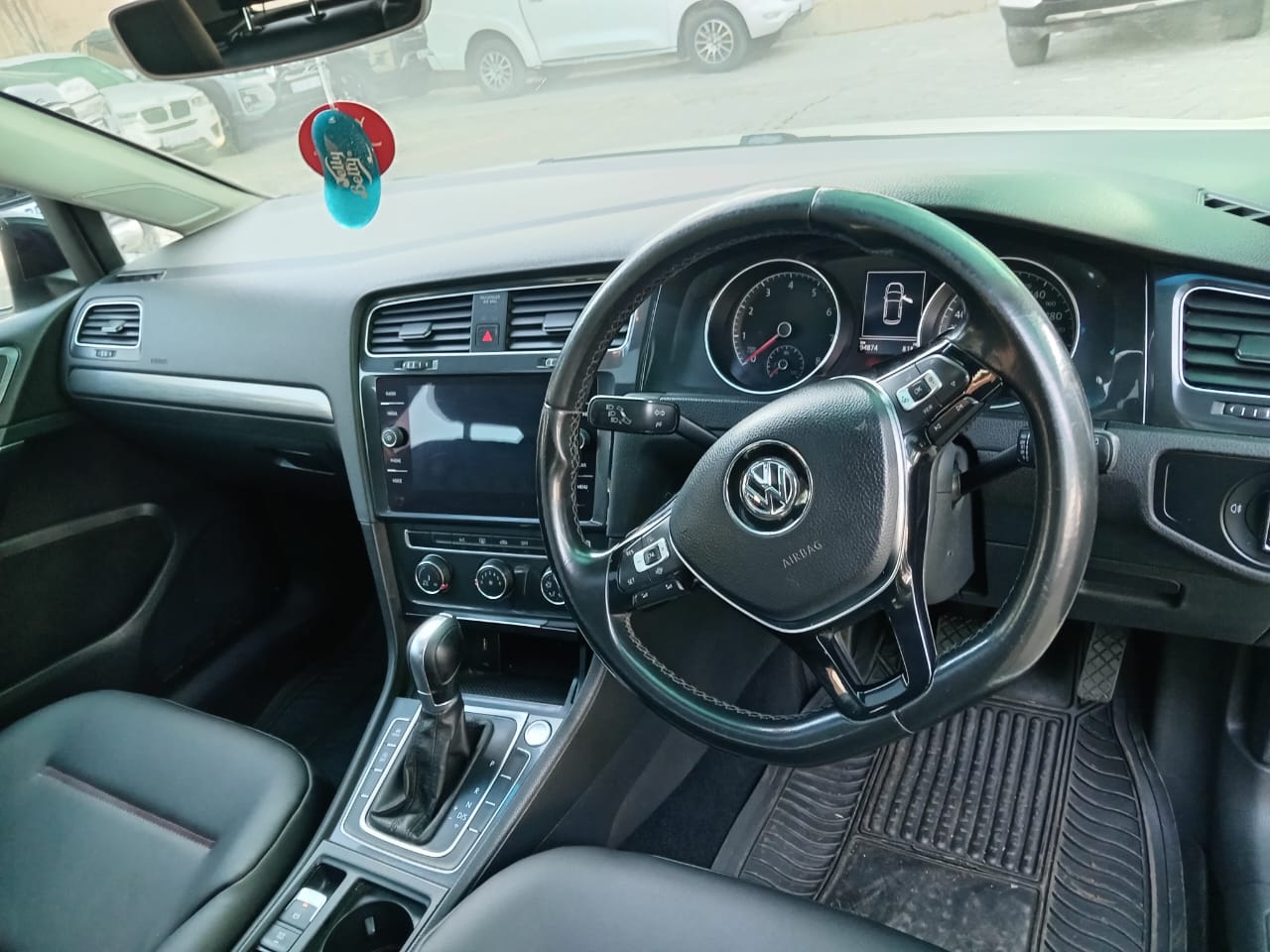 
								Volkswagen Golf 7 R-line 1.4TSI full									