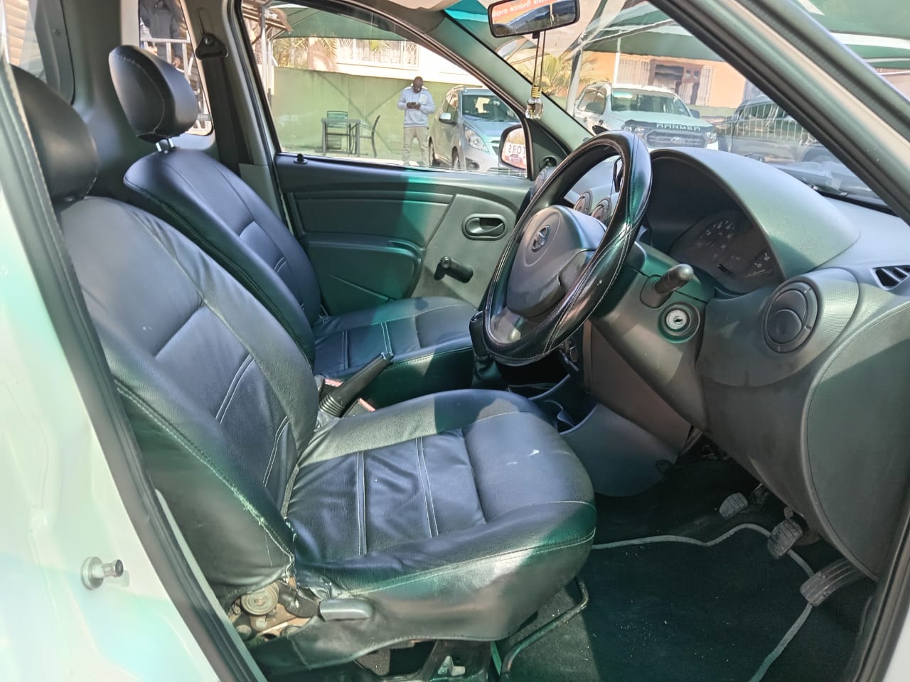 
								Nissan NP200 1.6i. full									