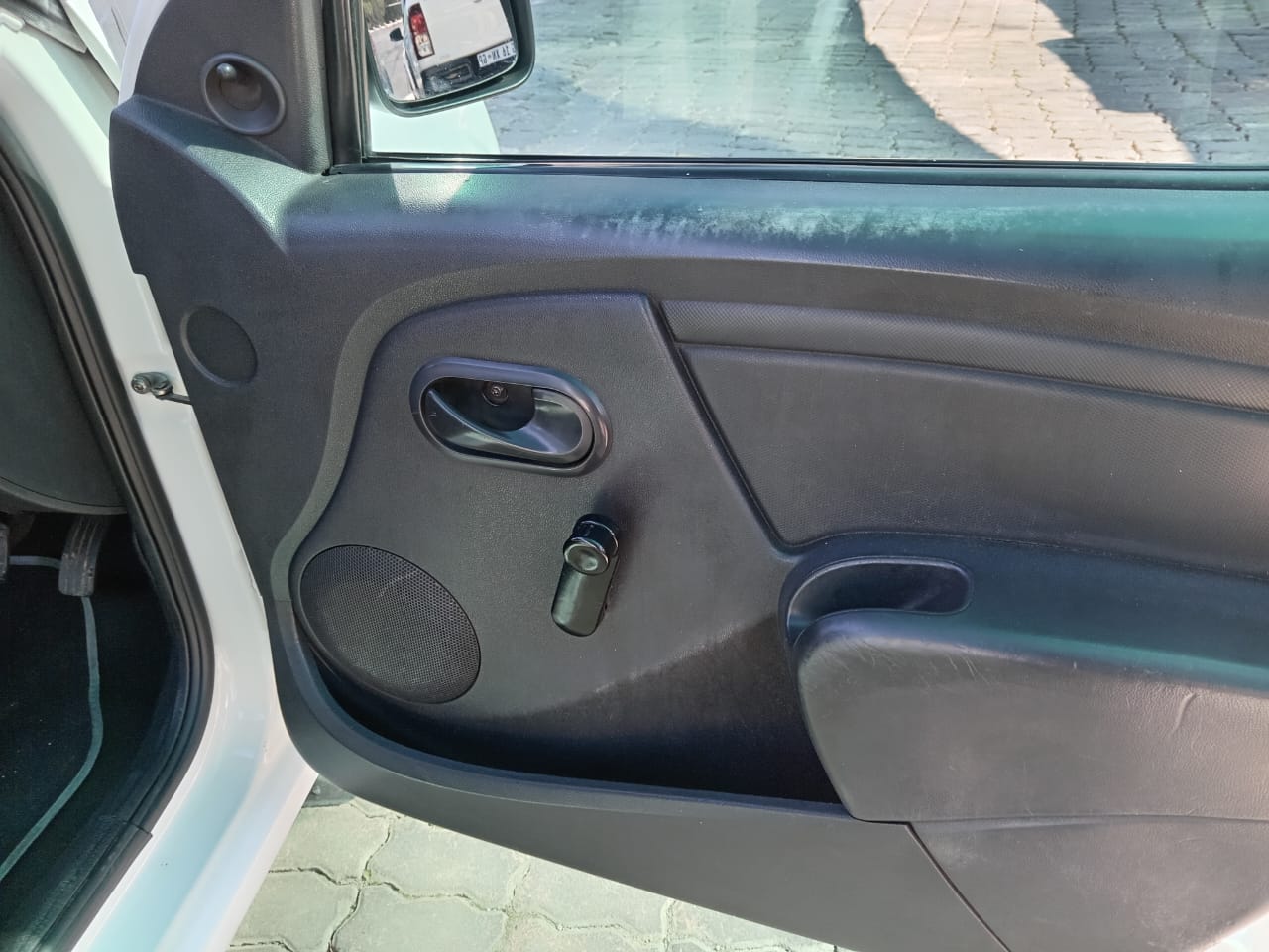 
								Nissan NP200 1.6i. full									