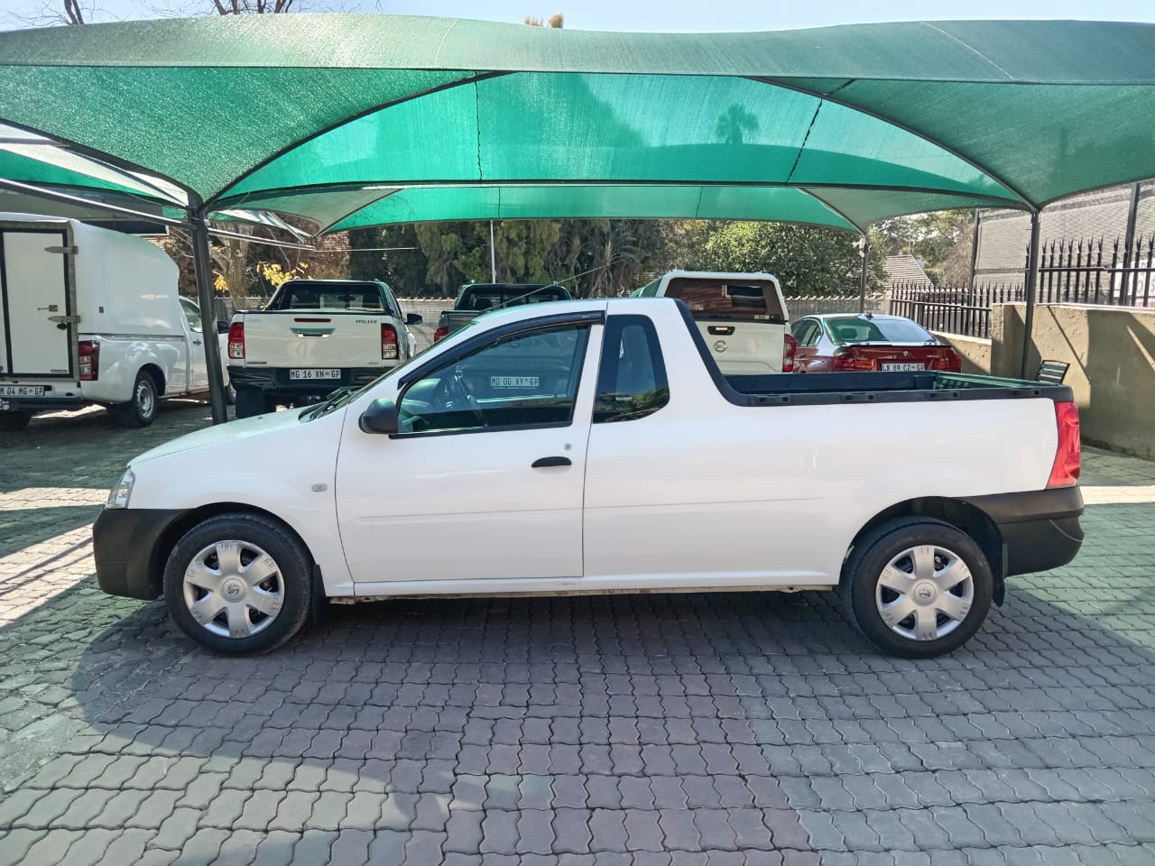
								Nissan NP200 1.6i. full									