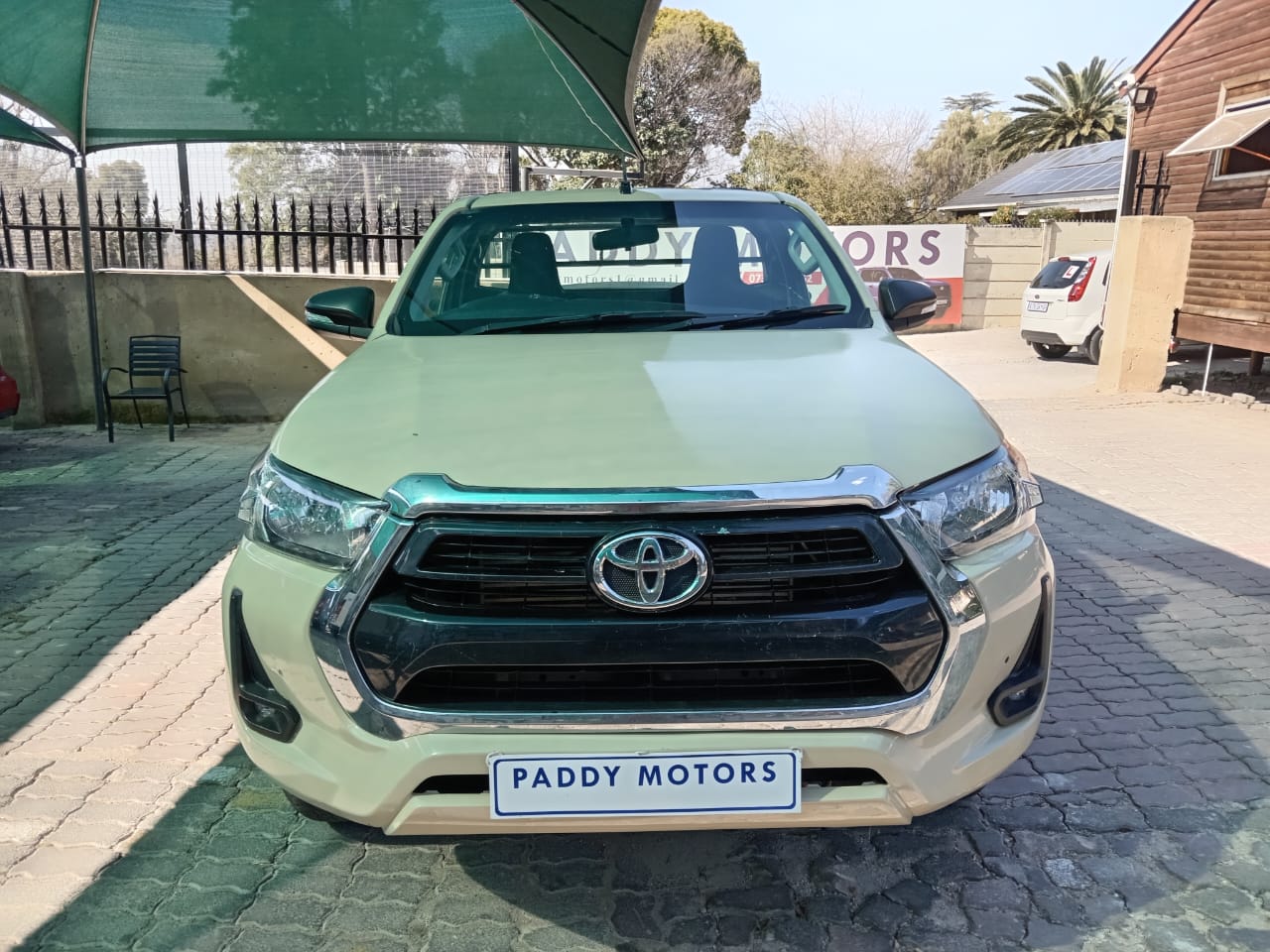 
								Toyota Hilux 2.4 GD6 Single cab full									