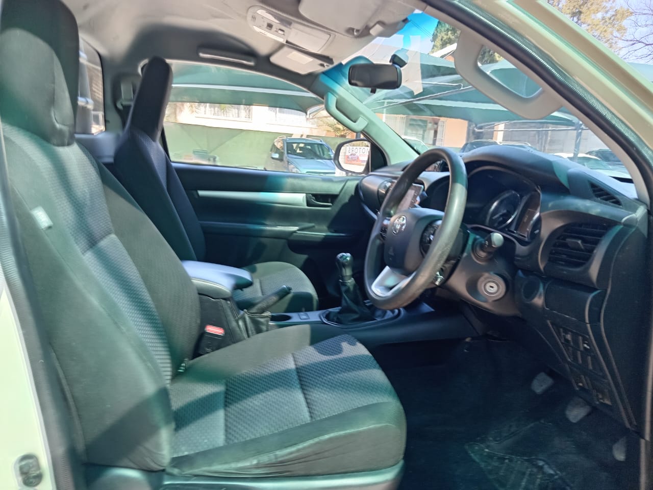 
								Toyota Hilux 2.4 GD6 Single cab full									