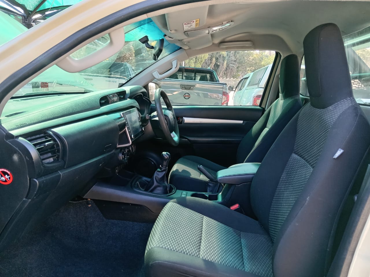 
								Toyota Hilux 2.4 GD6 Single cab full									