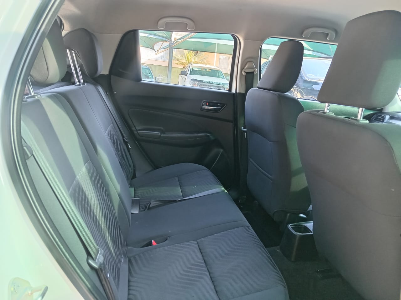 
								Suzuki Swift 1.2GL full									