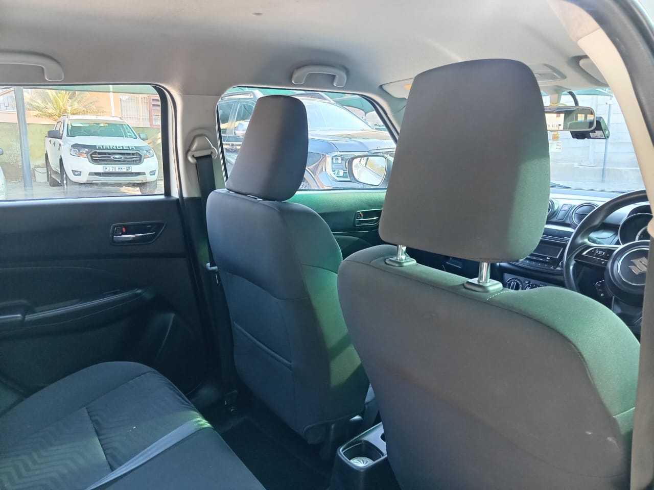 
								Suzuki Swift 1.2GL full									