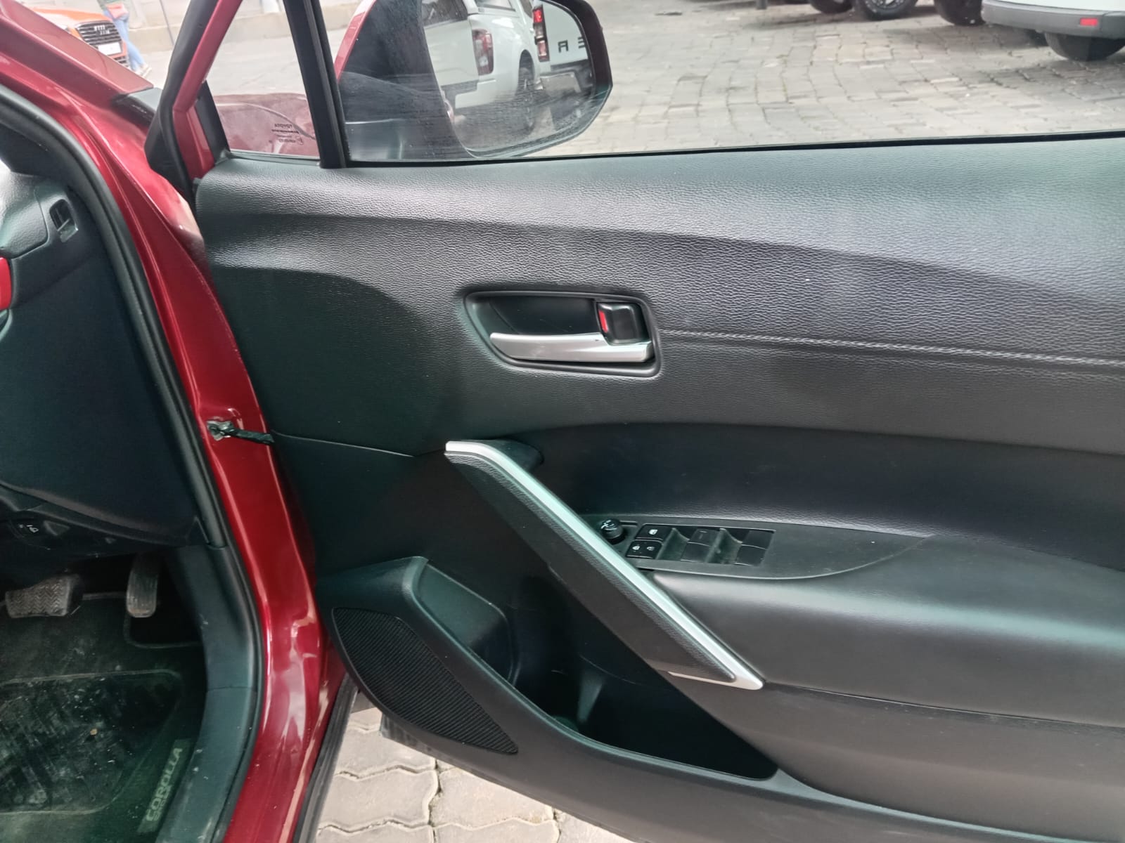 
								Toyota Cross 1.8 full									