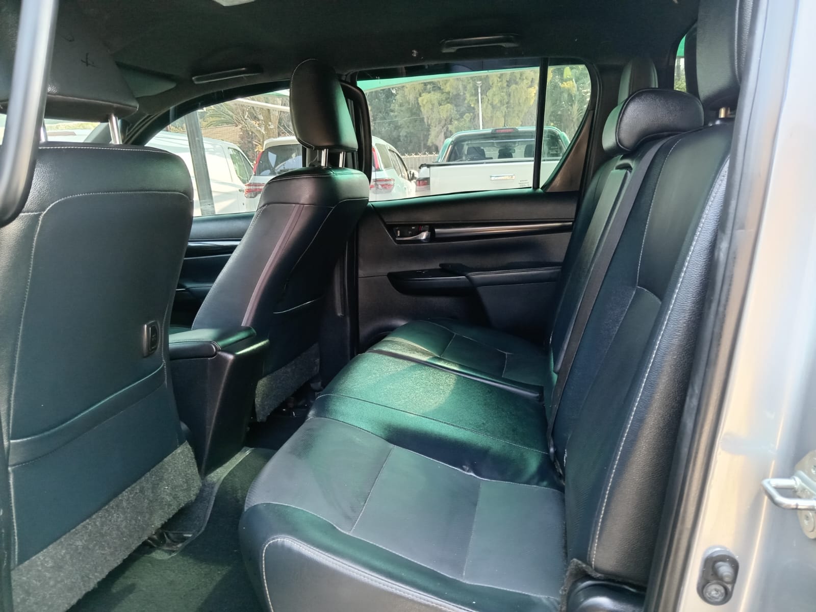 
								Toyota Hilux 2.8 GD6 double cab legend 50 full									