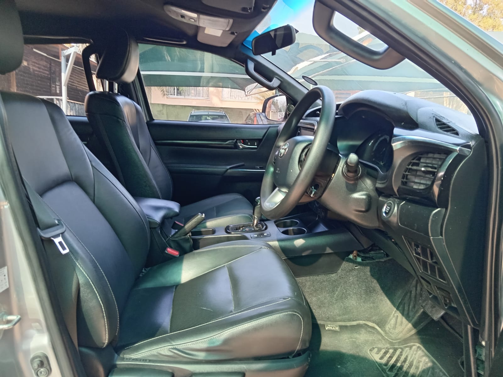 
								Toyota Hilux 2.8 GD6 double cab legend 50 full									