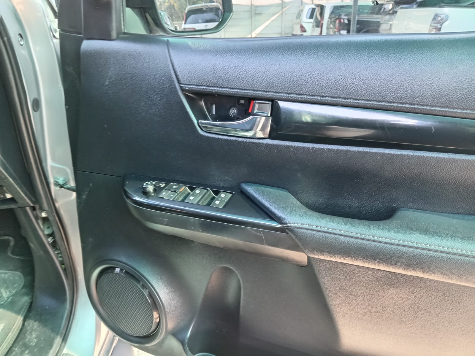 
								Toyota Hilux 2.8 GD6 double cab legend 50 full									