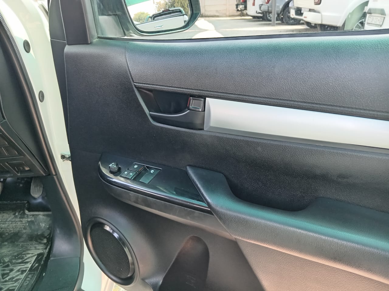 
								Toyota Hilux 2.4 GD Single cab. full									