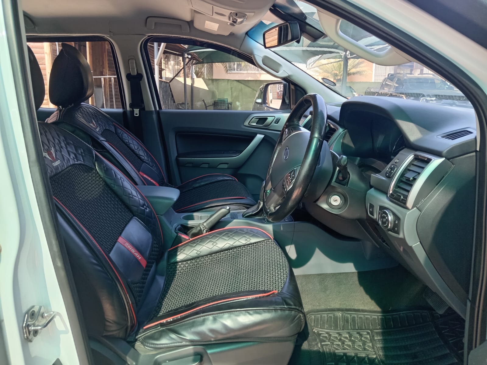 
								Ford Ranger 3.2 TDCI Double cab 4×4. full									