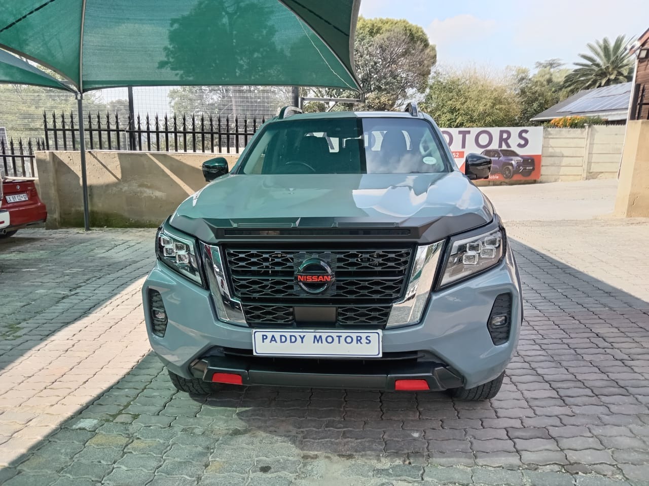 
								Nissan Navara 2.5 DDTI PRO-2X Double cab full									