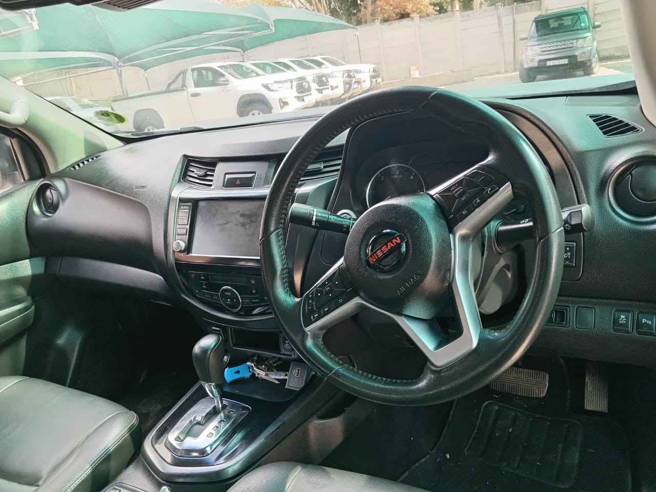 
								Nissan Navara 2.5 DDTI PRO-2X Double cab full									